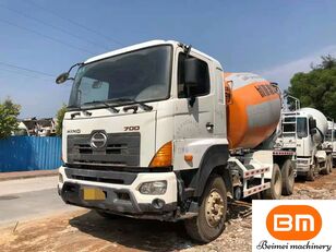 Zoomlion  on chassis Hino 700 concrete mixer truck