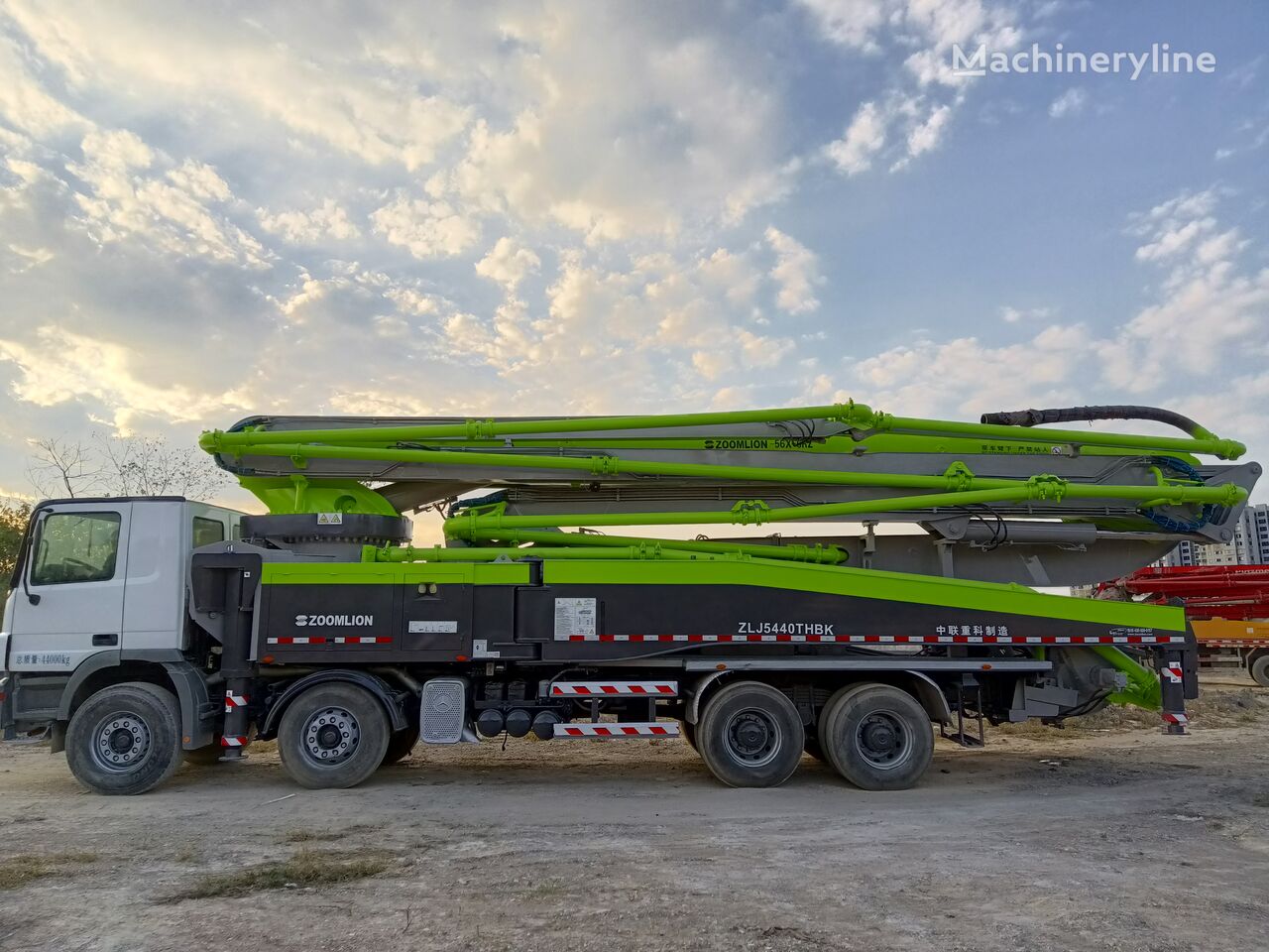 Zoomlion ZLJ5440THBK on chassis Mercedes-Benz 56 meters concrete pump truck
