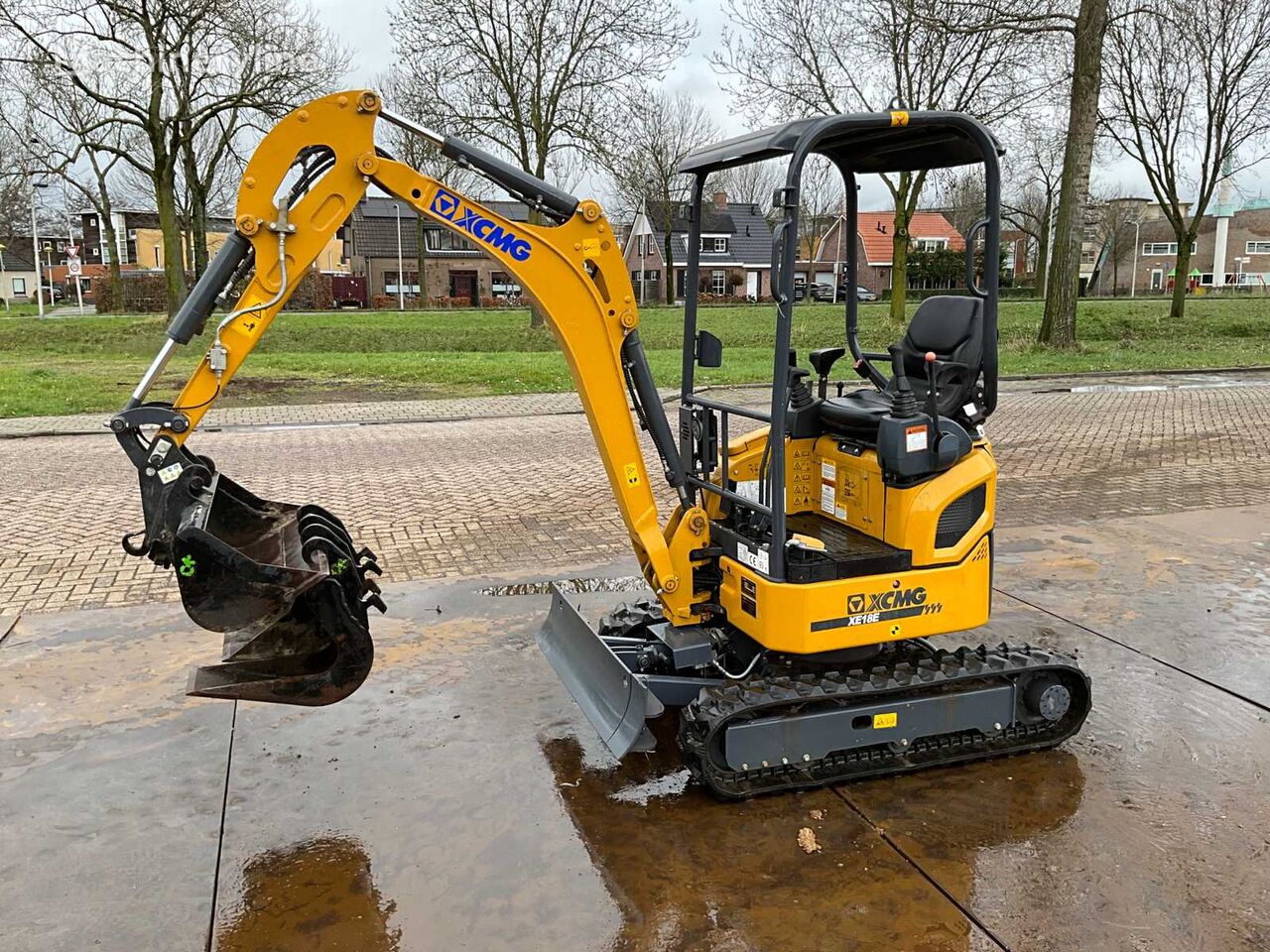 XCMG XE18E mini excavator