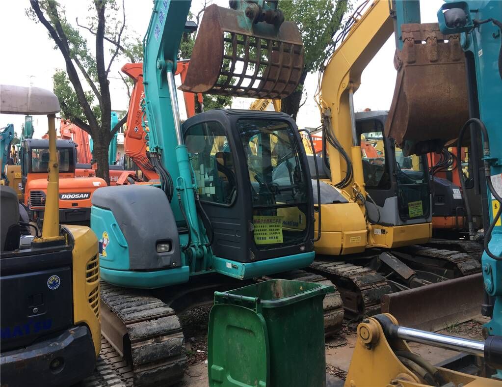 Kobelco SK70SR tracked excavator