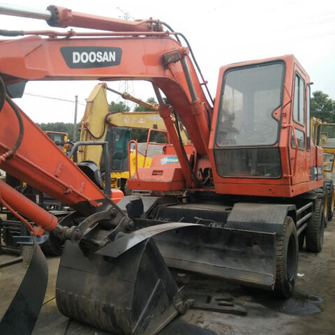 Doosan DH140W wheel excavator