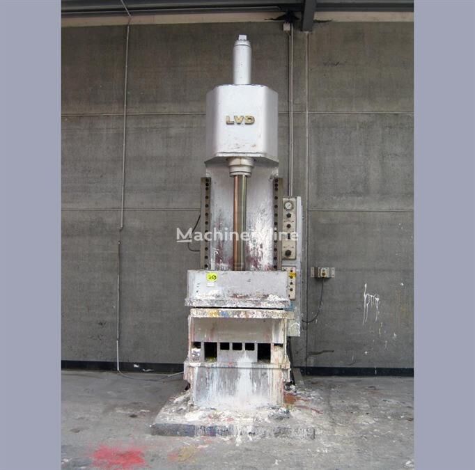 LVD EMC 50 T hydraulic press